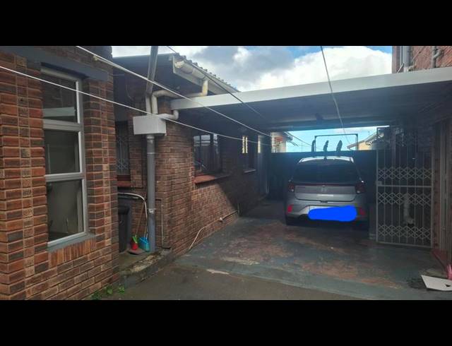 2 BEDROOM PROPERTY TO RENT IN BAYVIEW